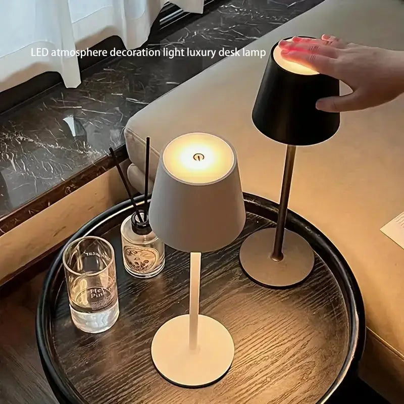 Cordless rechargeable table lamp warm light